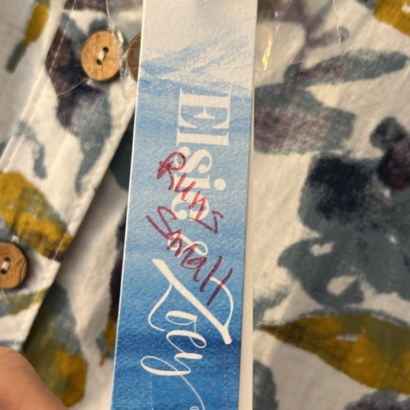 Elsie & Zoey 3/4 sleeved long floral top. Size Medium but runs small. NWT - Picture 3 of 10